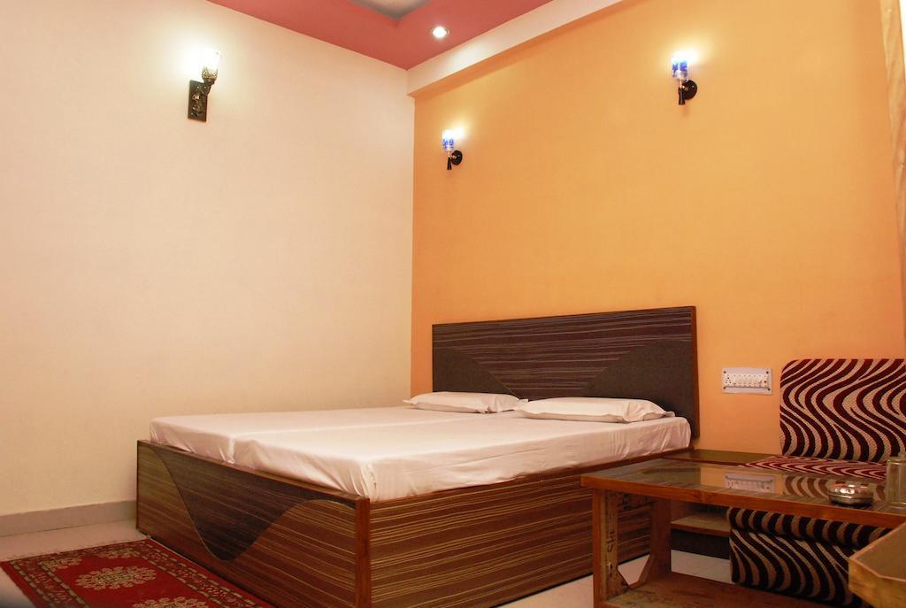 Hotel Sanjay Agra  Room photo