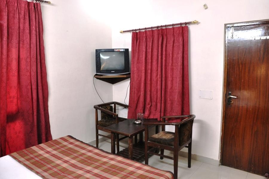 Hotel Sanjay Agra  Room photo